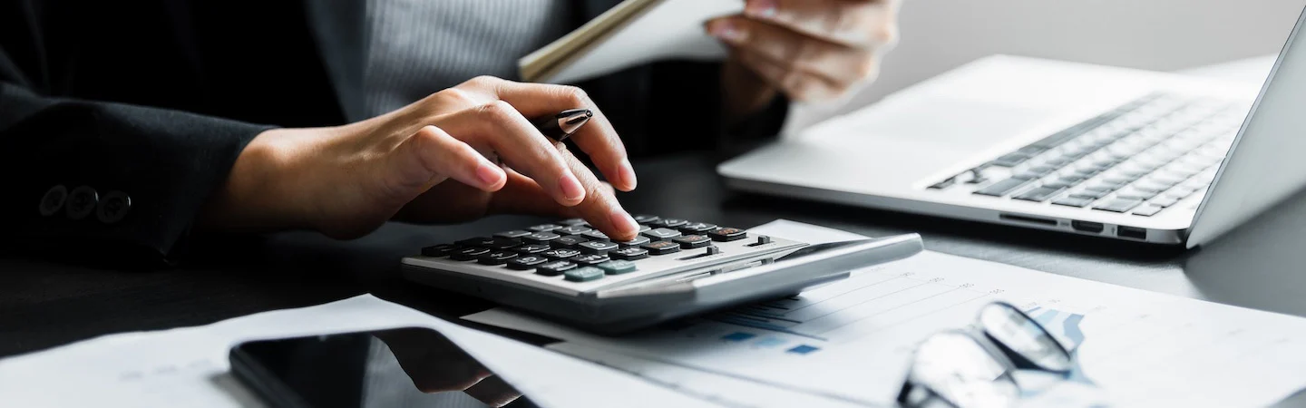 What is the Difference Between an Accountant and a CPA?