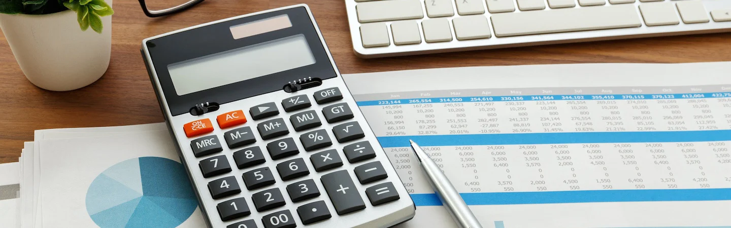 Know the Difference: Public vs. Private Accounting
